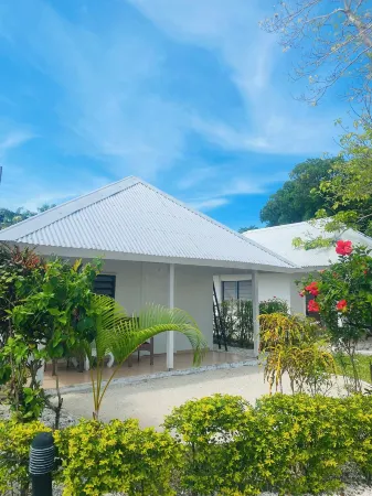 Coco Beach Resort Отели в г. Efate