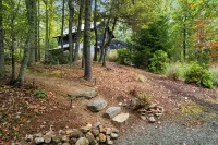 Secluded Cabin with Hot Tub, Heated Floors, Indoor and Outdoor Fireplaces