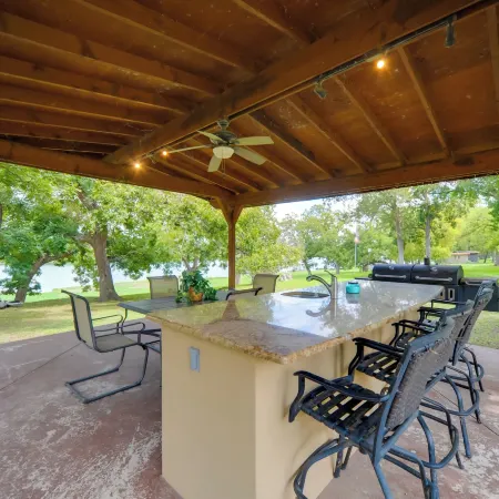 Cozy Casita and Cabana on Lake Marble Falls!