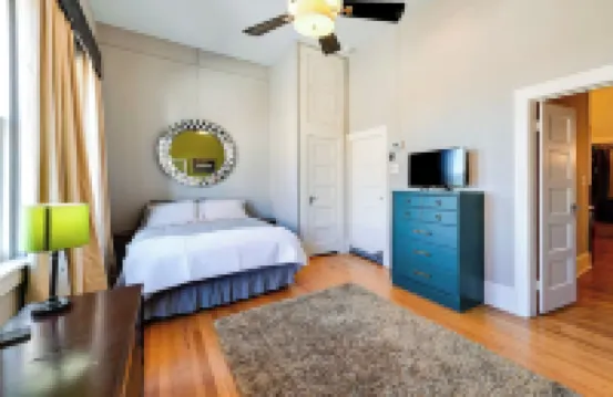 Historic Decatur Apt w/ City Square Views