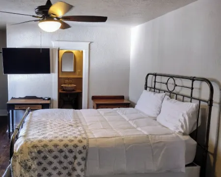 Iron Rail Inn Hotels in Chama
