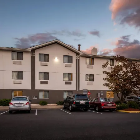 Super 8 by Wyndham Dumfries/Quantico