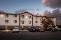 Super 8 by Wyndham Dumfries/Quantico - Bãi đậu xe