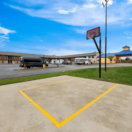 Super 8 by Wyndham Mason
