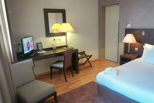 Hôtel Restaurant l'Hirondelle Hotels in Coudekerque-Branche