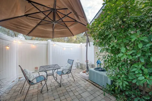 Acorn Cottage / Hot Tub / E V Charger/Yosemite Area