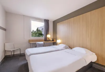 B&B Hotel la Rochelle Centre Hôtels à proximité de : La Plage d'Aytre