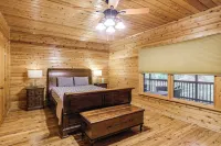 Spacious 5,200-sq-ft Cabin in Shenandoah Valley - parking