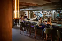 Lion Quays Resort - Bars