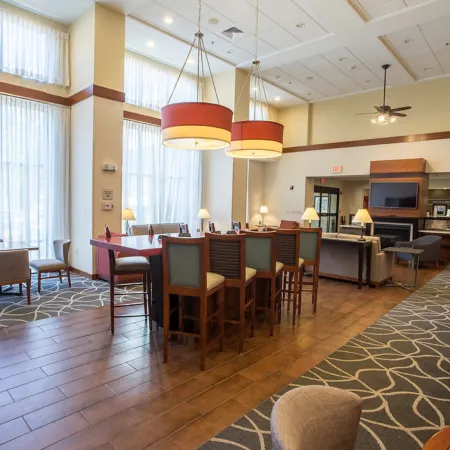 Hampton Inn & Suites Tilton Отели в г. Тилтон