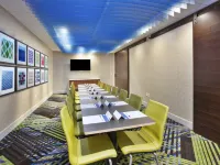 Holiday Inn Express & Suites GRAND RAPIDS - AIRPORT NORTH by IHG Hotels in Forest Hills