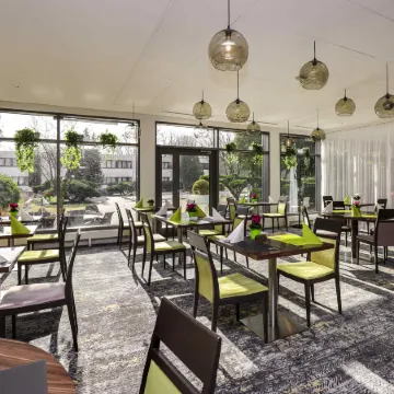 Novotel Poznan Malta Отели рядом с достопримечательностью «Мальтанское озеро»