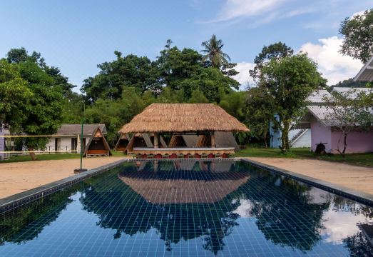 3. 슬럼버 리조트 ..