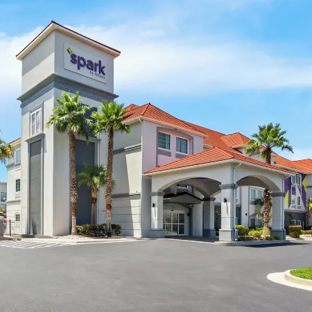 Spark by Hilton Kingsland Отели в г. Кингсленд