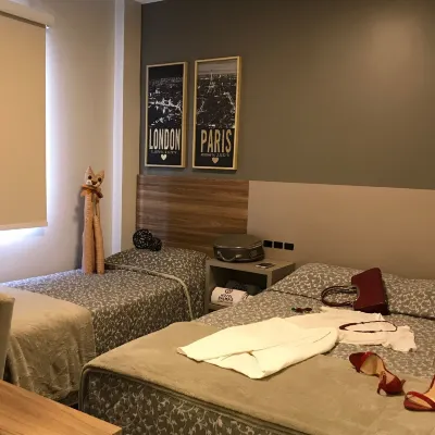 Edifício Vila Real Hotels near Praia das Conchas