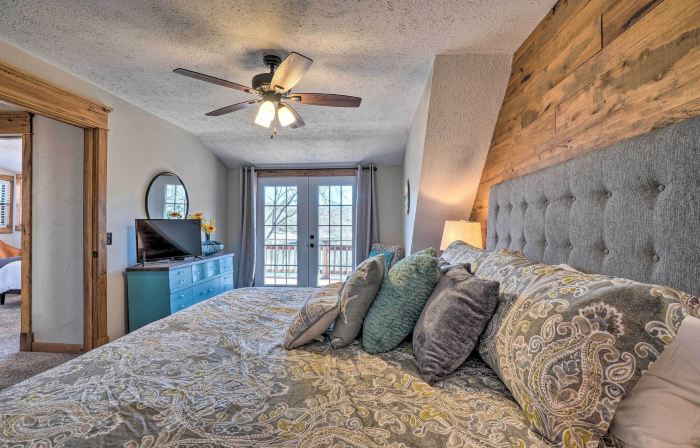 Lakefront Shell Knob Home w/ Deck & Gas Grill