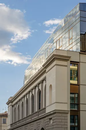 Teatro Luxury Apartments Firenze - Starhotels Collezione Отели рядом с достопримечательностью «Палаццо Медичи»