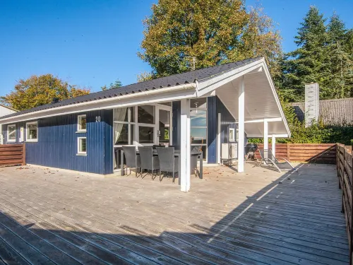 Seaside Haven with Open Terrace - Homestays