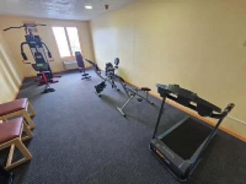 Super 8 by Wyndham Hillsville Hotels in Woodlawn