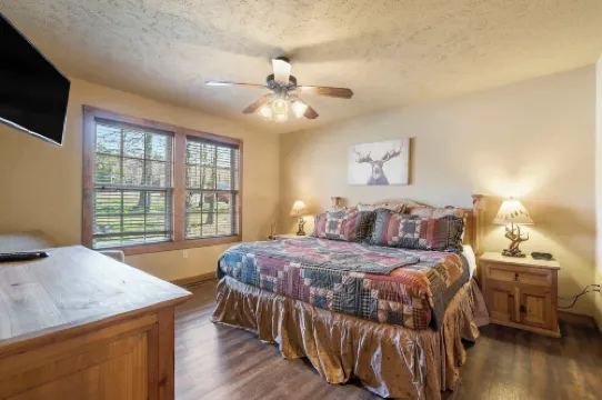 Fox Hollow Family Lodge