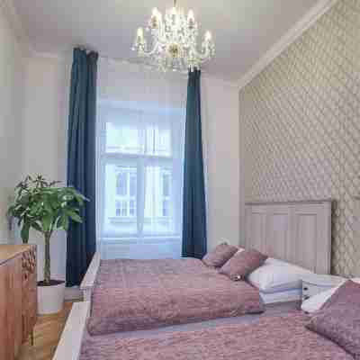 National Theatre Elegance Residence Rooms