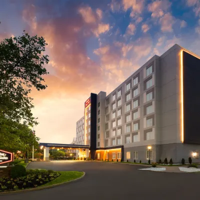 Hampton Inn & Suites by Hilton- Newark Airport Elizabeth Hotels near Muhammad Ali Park