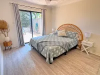 Beaches on Wave Street Hotels in Mermaid Beach