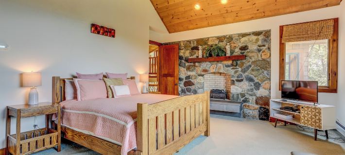 Peaceful Mountian Oasis Firepit, Hot Tub, Sauna! Hotels in Vernon
