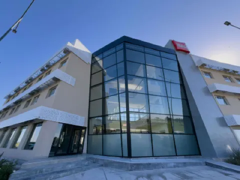 Ibis Puerto General San Martin Hotel a 