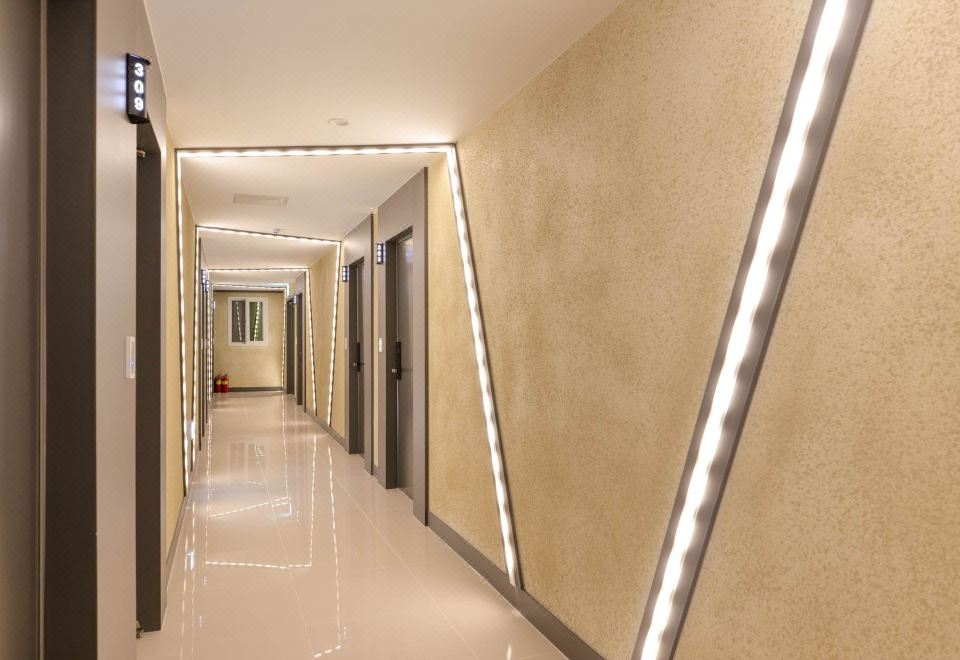 이너피스호텔 외관 사진