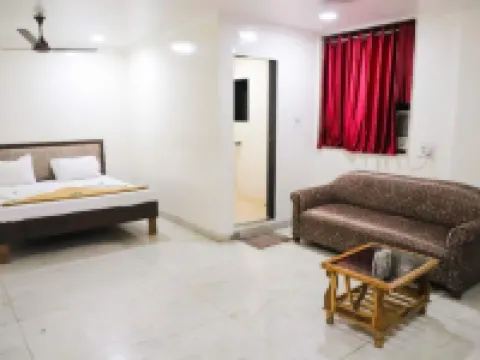 Hotel Achal Palace Lodging and Boarding Hotels in Ulhasnagar