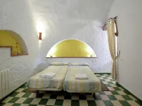 Cave House in Guadix with Pool & BBQ - Wi-Fi