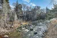 Cozy Avon Condo w/ Grill: Walk to Ski Shuttle - balcony