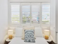 Quaint 2-Bed Beach Abode with Ocean Views