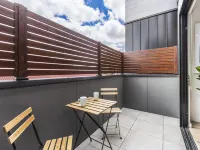 Boutique apartment in quiet, sought-after suburb - Apartments