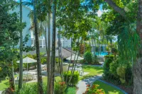 Munna Beach Apartments Hotels near Hastings St