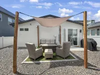 Tranquil Modern Haven 2 Bedroom Home - Boutique