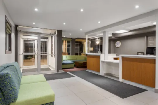 Super 8 by Wyndham Sault Ste Marie on