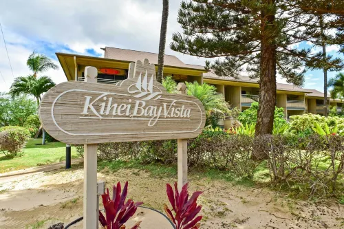 Kihei Condo Steps to Kalepolepo Beach Park!