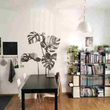 Spacious room in three-room apartment a stone's throw from the M1 Others