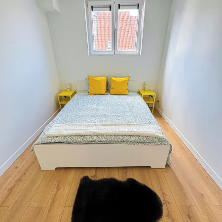Cozy 1BR With Living Room Near City