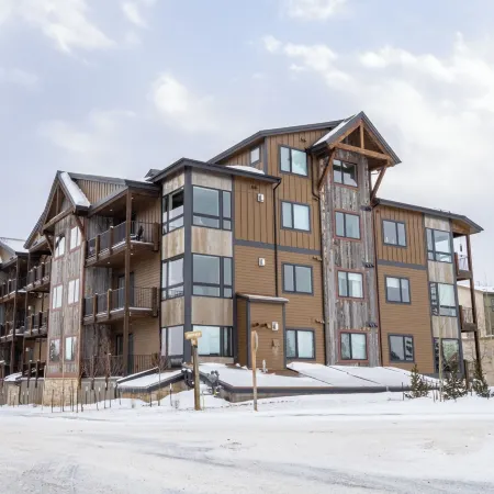 Sail Lofts 303