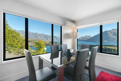 Amity Serviced Apartments - Mountain view