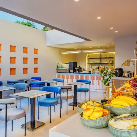 Echinus Blue Hotel Отели рядом с достопримечательностью «Эски Лара»