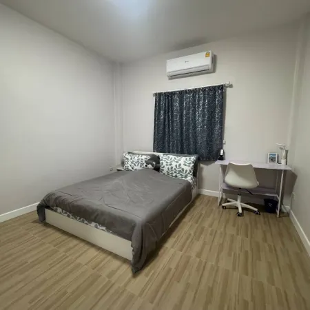 Peaceful Oasis with Family-Friendly Charm