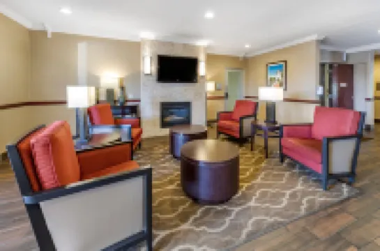 Comfort Suites Near Six Flags Magic Mountain Hotels in Stevenson Ranch