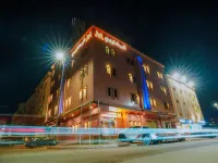 MG Crown Hotel 4 Các khách sạn gần Trung tâm thương mại Rashed