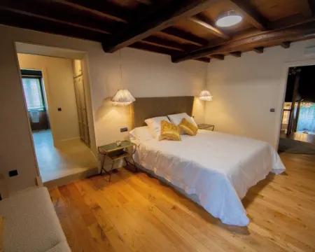 CASA CON ENCANTO (o Refuxio) Hoteles en Deza