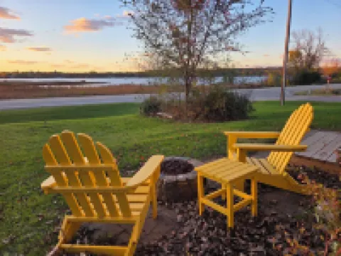 Lakeview Cottage With Perfect Sunsets