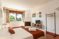 N 02 - Bedroom 2 in Amaro Sight Guesthouse - 3-Star